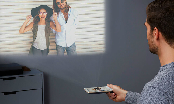 Moto Snap Instant-Share Projector