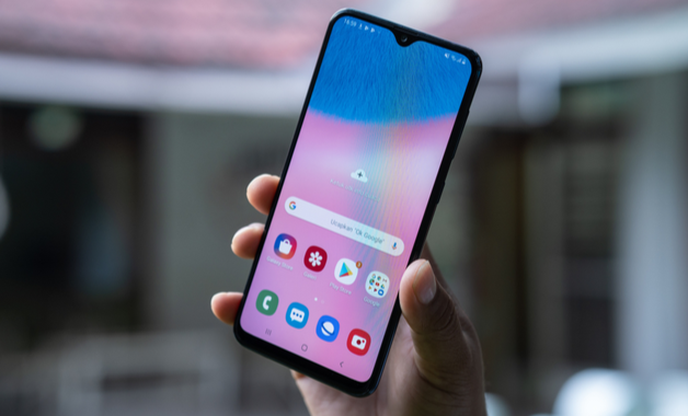 Imagem: Galaxy A30 tem 64 GB internos para apps e outros arquivos. Créditos: Lukmanazis/Shutterstock Imagem: Galaxy A30 tem 64 GB internos para apps e outros arquivos. Créditos: Lukmanazis/Shutterstock
