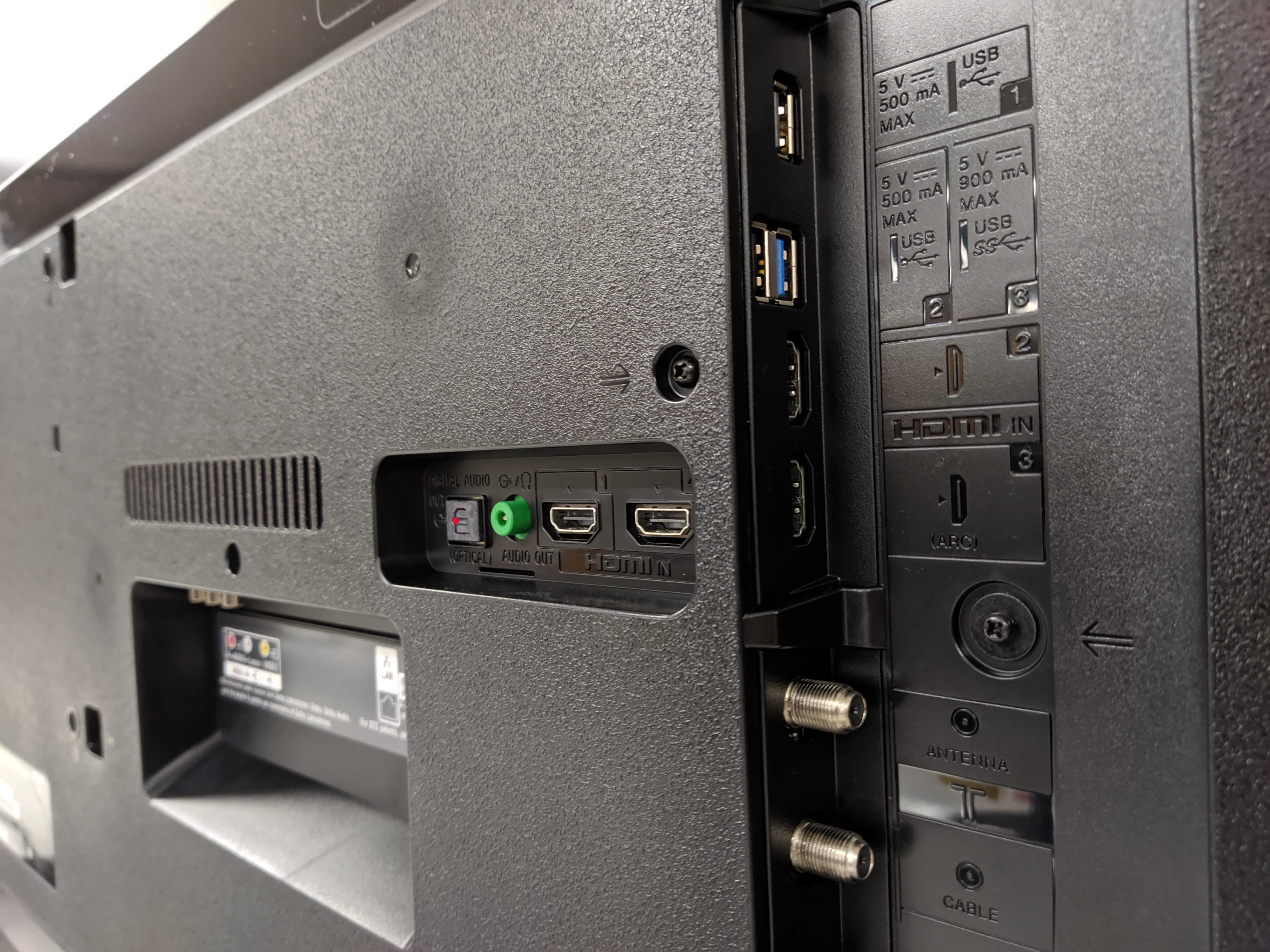 Entradas HDMI e USB são fundamentais para conectar outros dispositivos na TV / Foto: Beto Rocha Entradas HDMI e USB são fundamentais para conectar outros dispositivos na TV / Foto: Beto Rocha